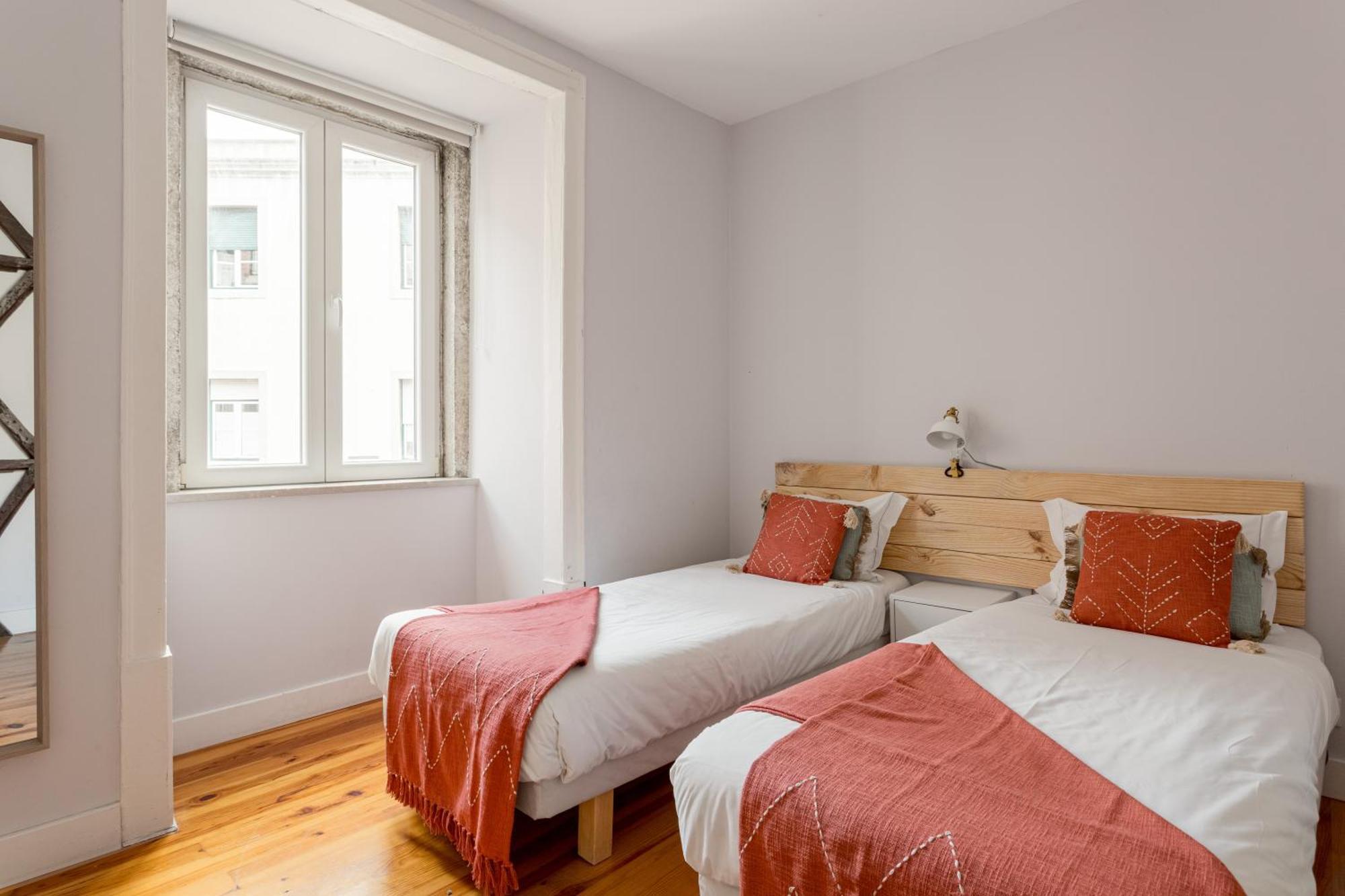 Joivy Inviting Flat Next To Carmo Convent * Lisboa